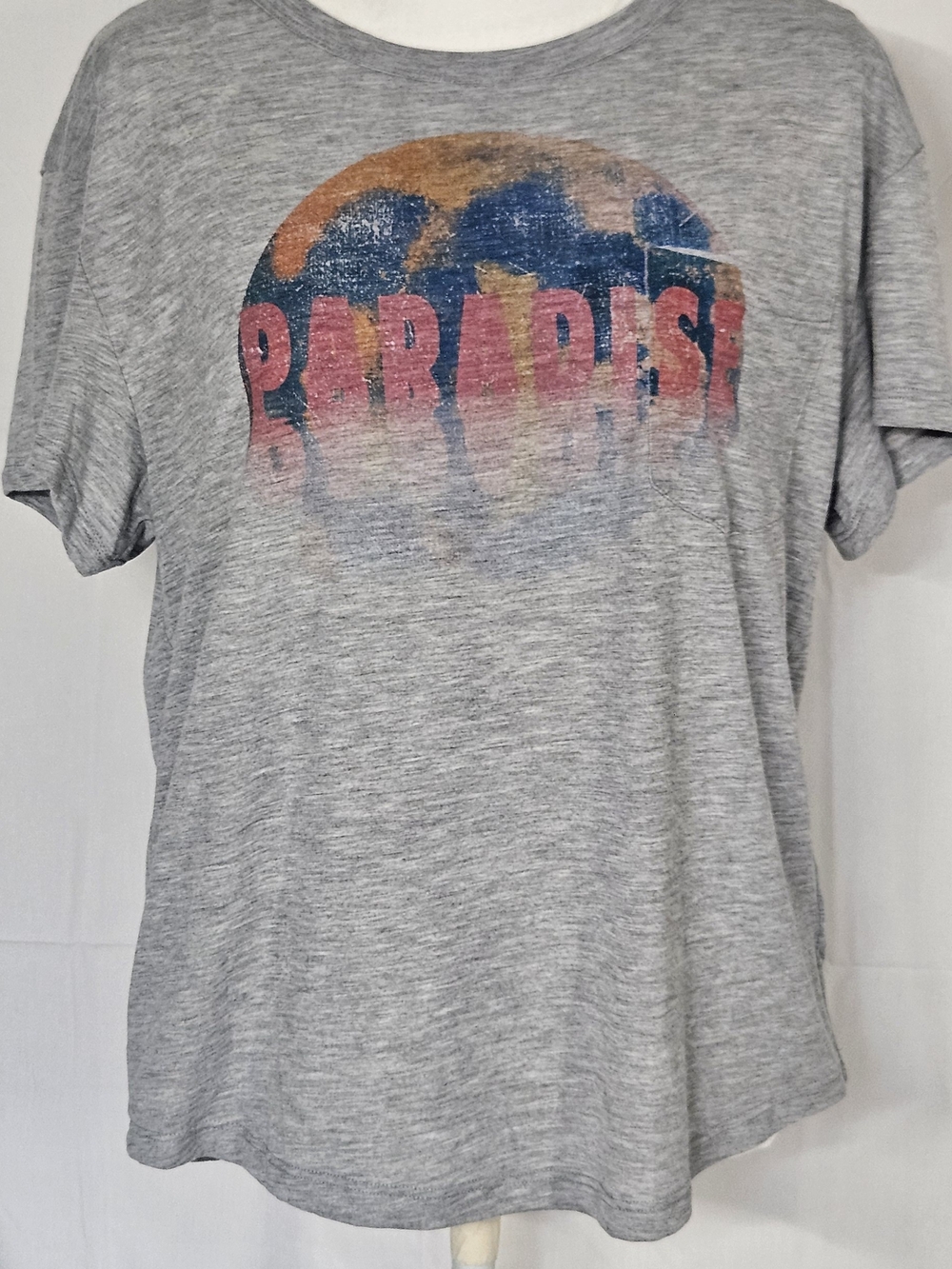 Jessica Simpson Gray 'Paradise' Globe Graphic Short Sleeve Tee